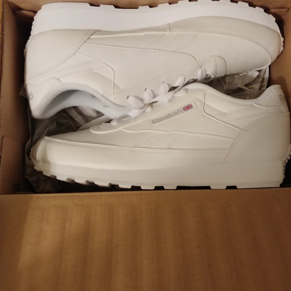 Womens Reebok classics